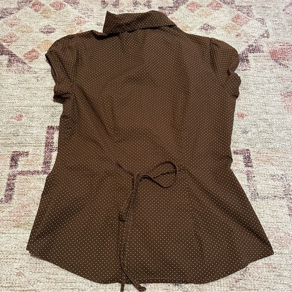 Y2K fang Brown polka dot blouse with ruffles and button-up front size large - Picture 8 of 14